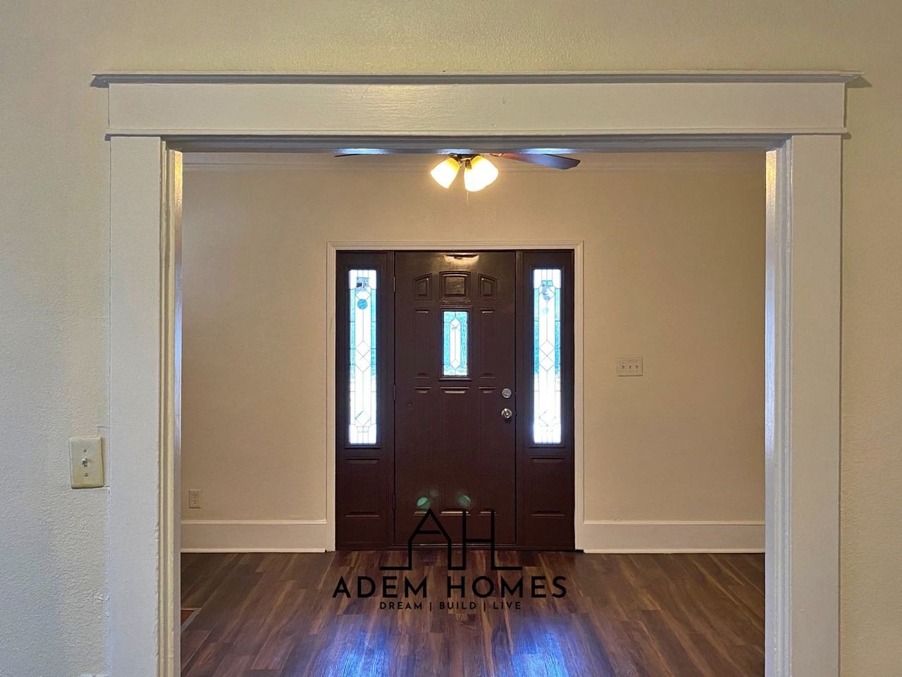 909 N Willett St - Photo 3 of 12