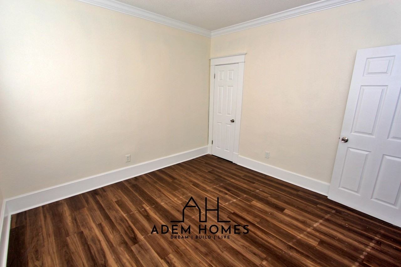 909 N Willett St - Photo 6 of 12