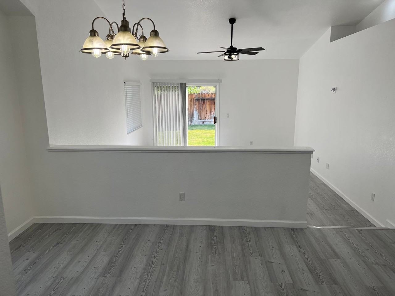 4740 Vista Mountain Dr - Photo 3 of 12