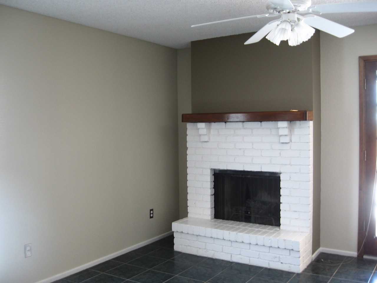545 W 37th Pl - Photo 6 of 8