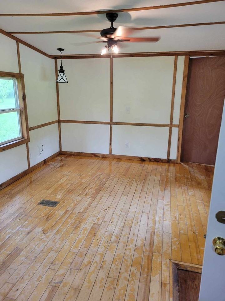 249 Weaver St - Photo 2 of 7