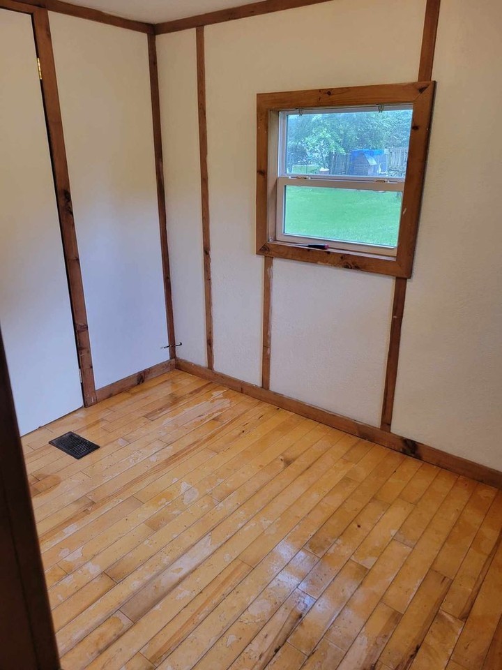 249 Weaver St - Photo 5 of 7