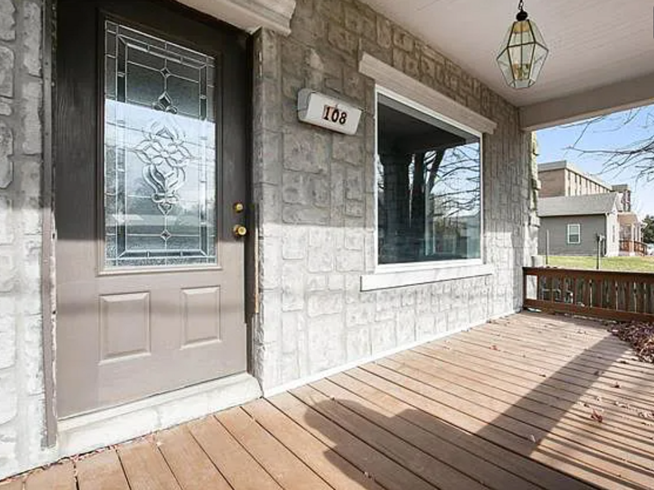 108 E College St - Photo 3 of 22