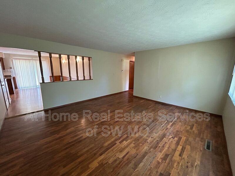 1502 E Berkeley St - Photo 2 of 10