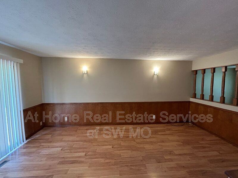 1502 E Berkeley St - Photo 5 of 10