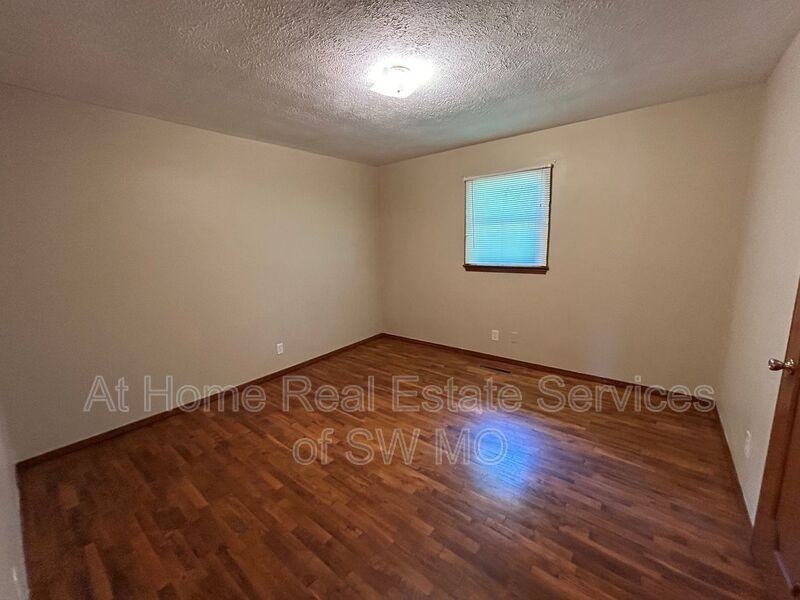 1502 E Berkeley St - Photo 7 of 10