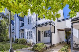 featured image of 2113 Walnut St #9B