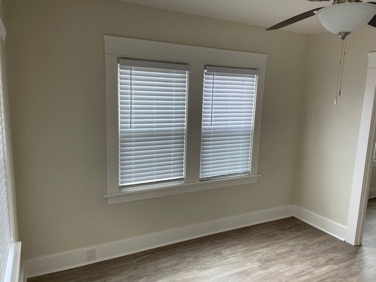 320 N Church St - Photo 3 of 19