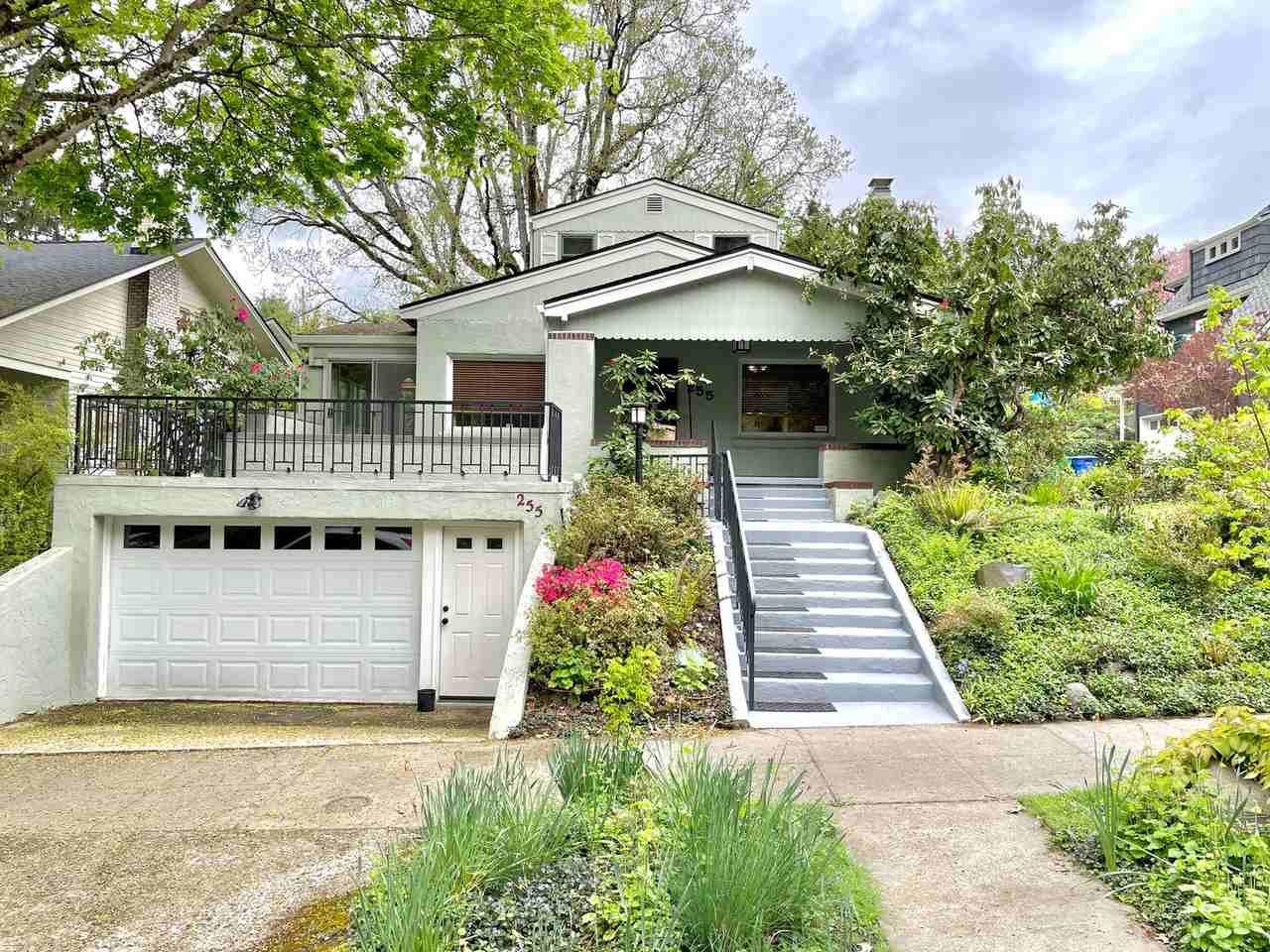 255 Se 33rd Ave - Photo 2 of 50
