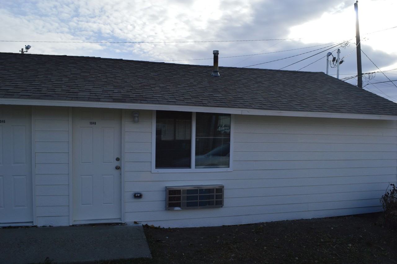 1048 S Wisconsin Ave - Photo 2 of 10