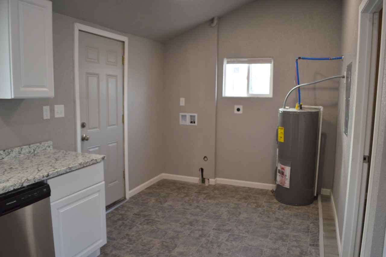 1048 S Wisconsin Ave - Photo 6 of 10