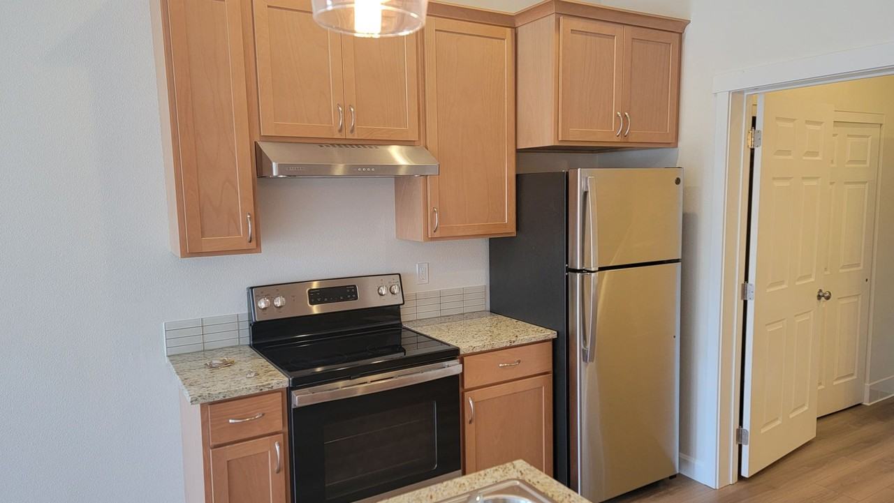 506 3rd Street - Photo 4 of 22