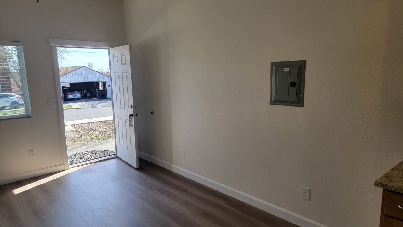 506 3rd Street - Photo 6 of 22
