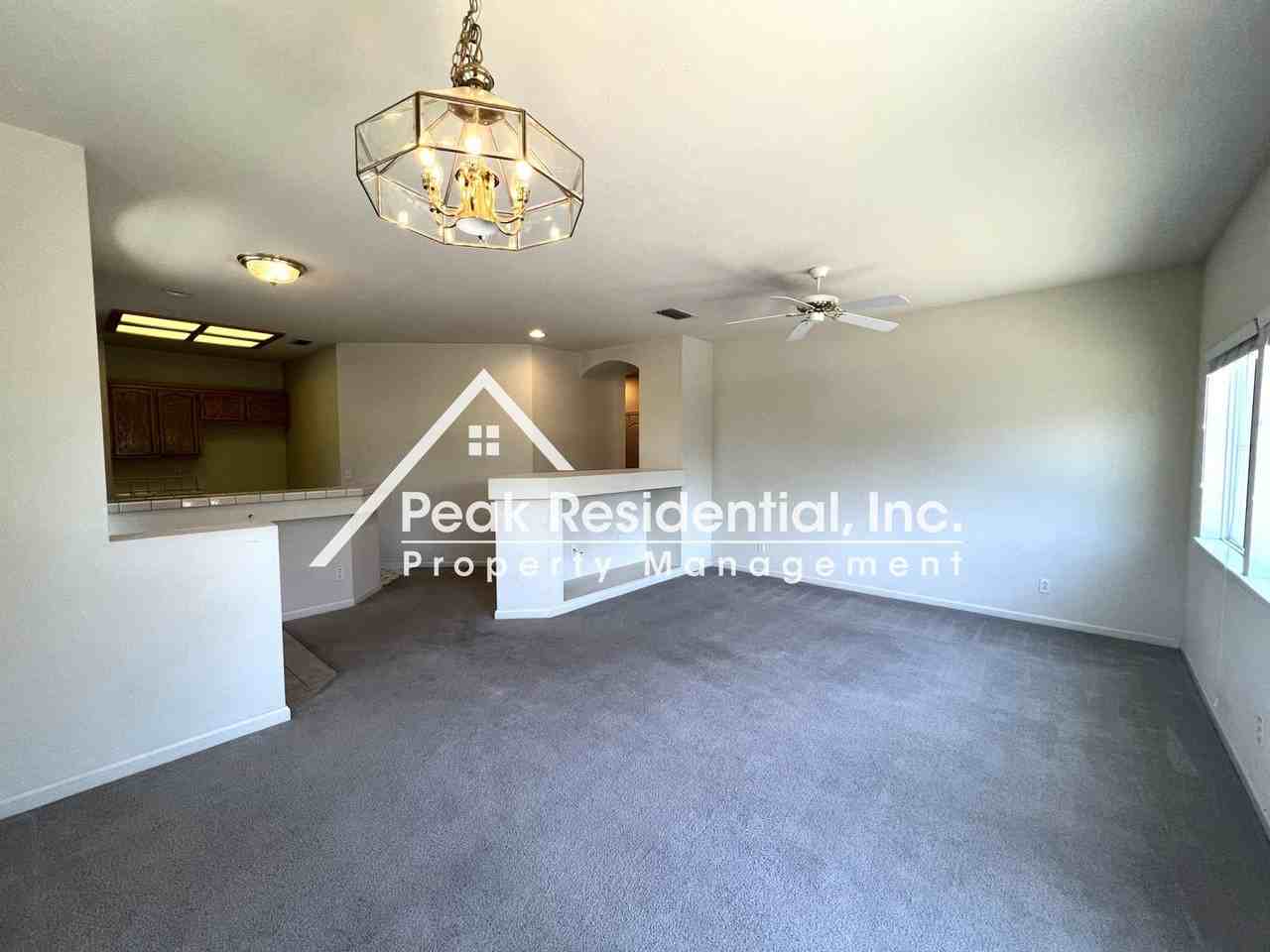 1205 Albrighton Dr - Photo 4 of 16