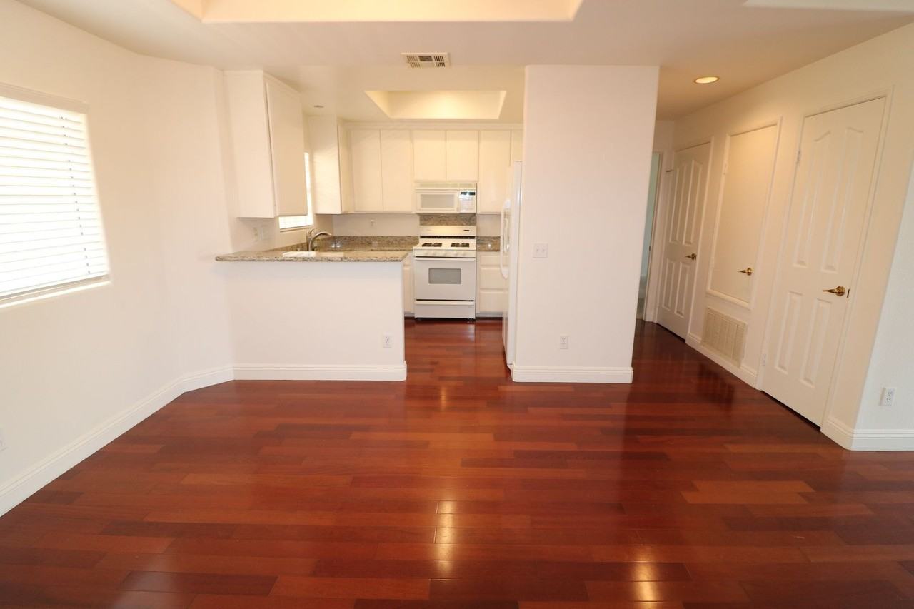 4455 Hazeltine Ave #207 - Photo 4 of 47