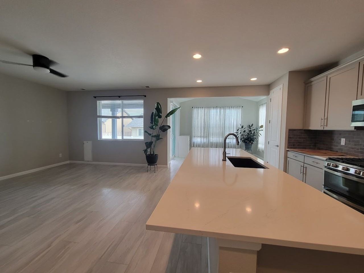 2322 Sunrise Ln - Photo 3 of 18