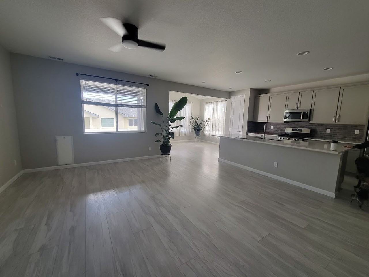 2322 Sunrise Ln - Photo 4 of 18