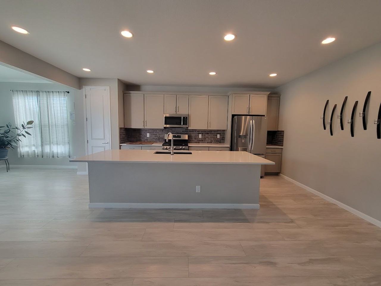 2322 Sunrise Ln - Photo 5 of 18
