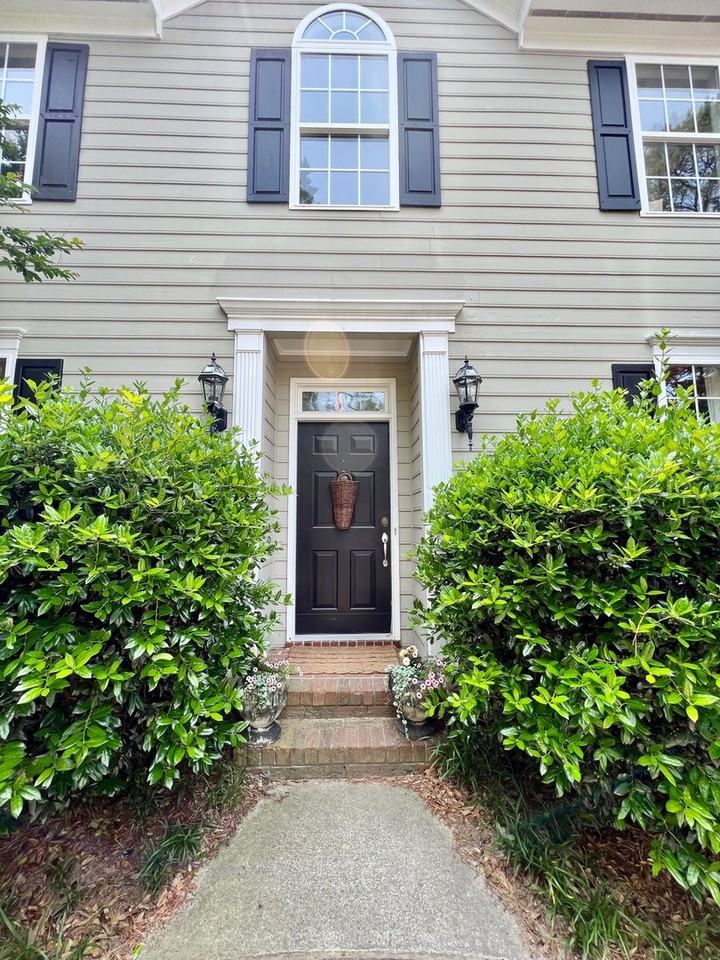 5412 Holly Rd - Photo 2 of 41