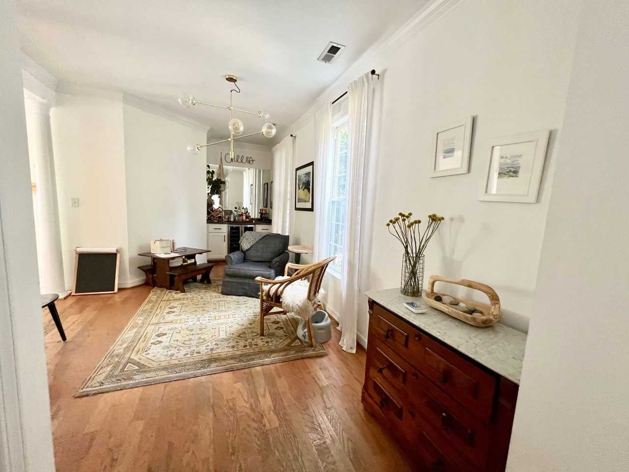 5412 Holly Rd - Photo 4 of 41