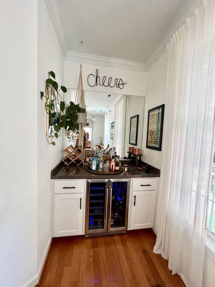 5412 Holly Rd - Photo 5 of 41