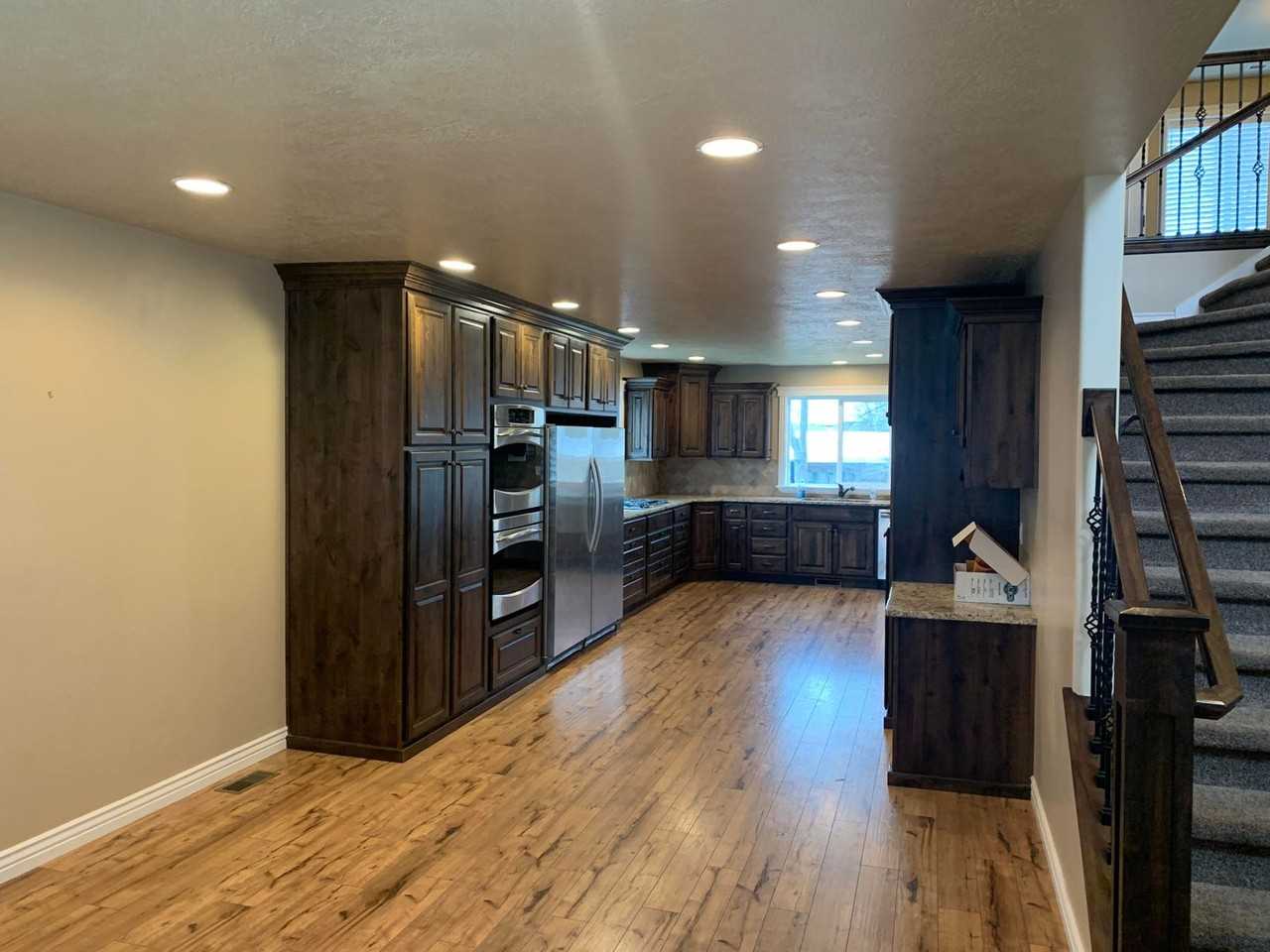 311 N 750 W - Photo 2 of 50