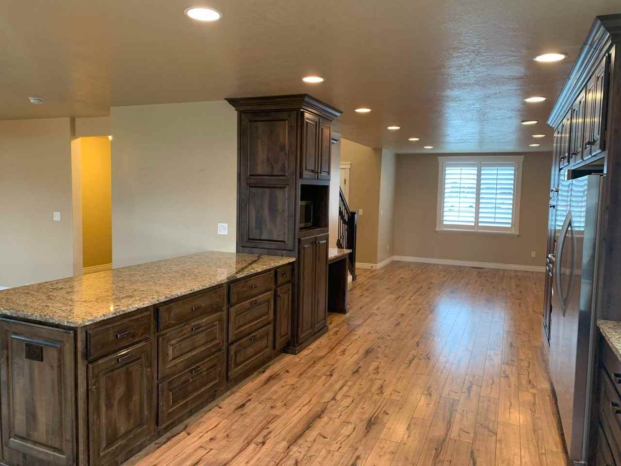 311 N 750 W - Photo 4 of 50