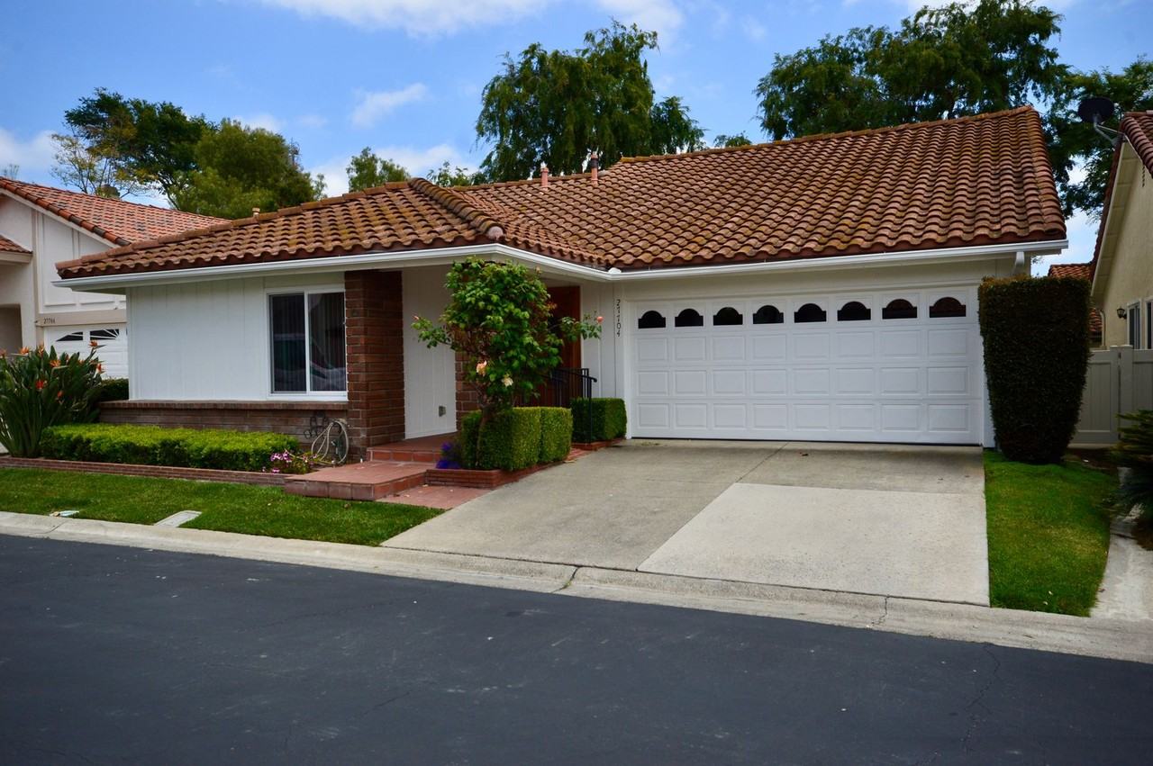 27704 Calle Valdes - Photo 2 of 23