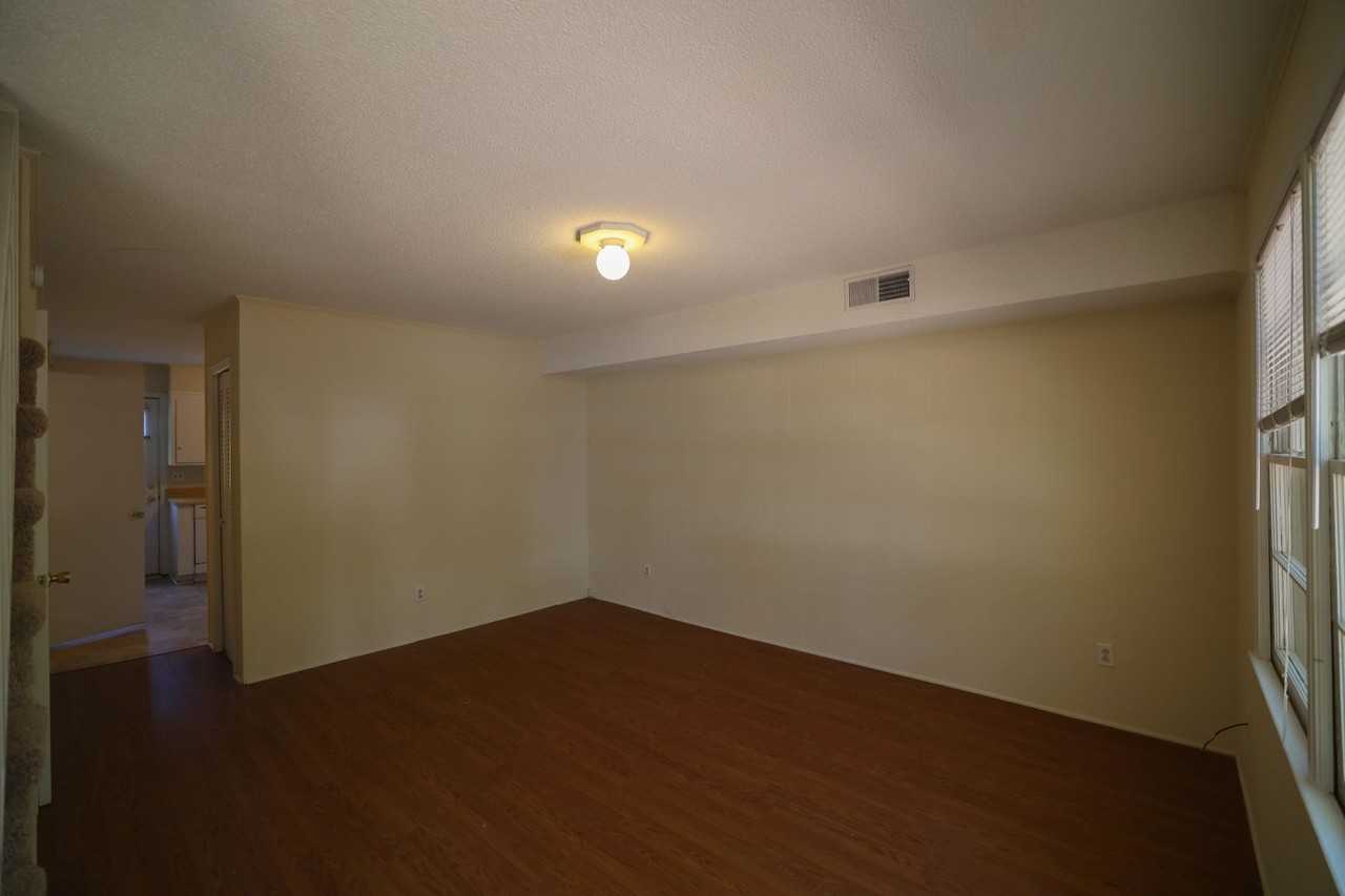 224 Charleston Ave - Photo 2 of 18