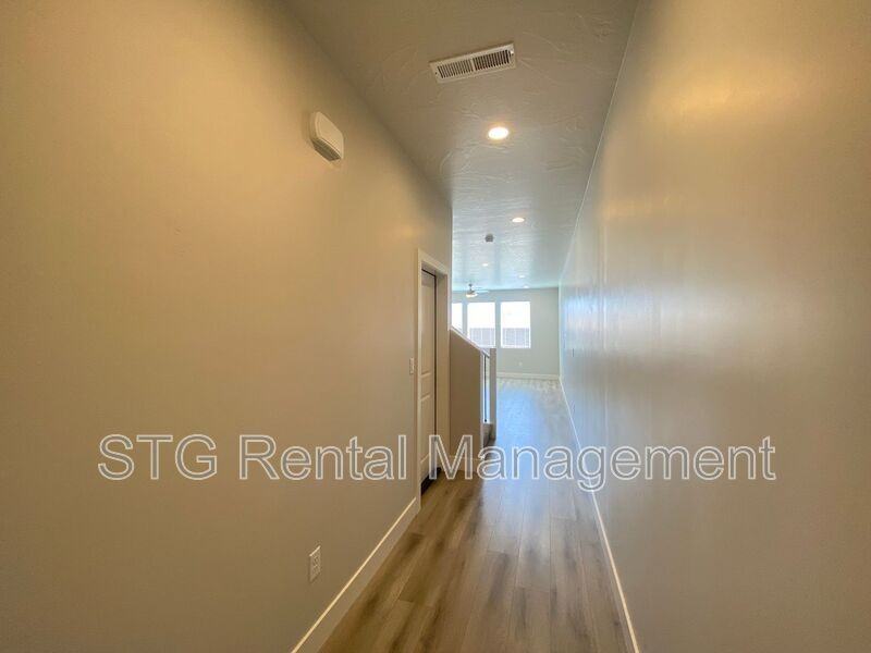 1157 Sw - Photo 2 of 35
