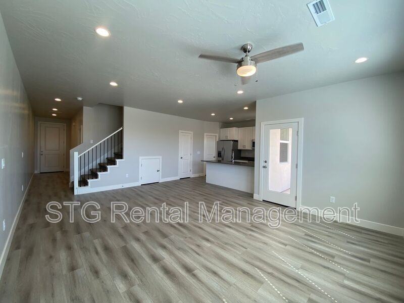 1157 Sw - Photo 4 of 35