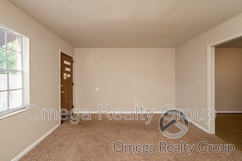 2020 High School Rd #E - Photo 5 of 22