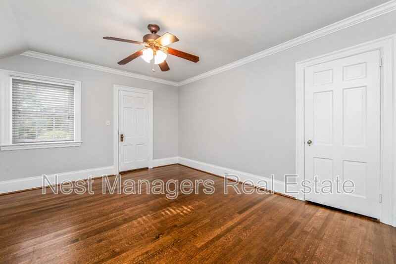 220 Bradford Ave - Photo 6 of 37