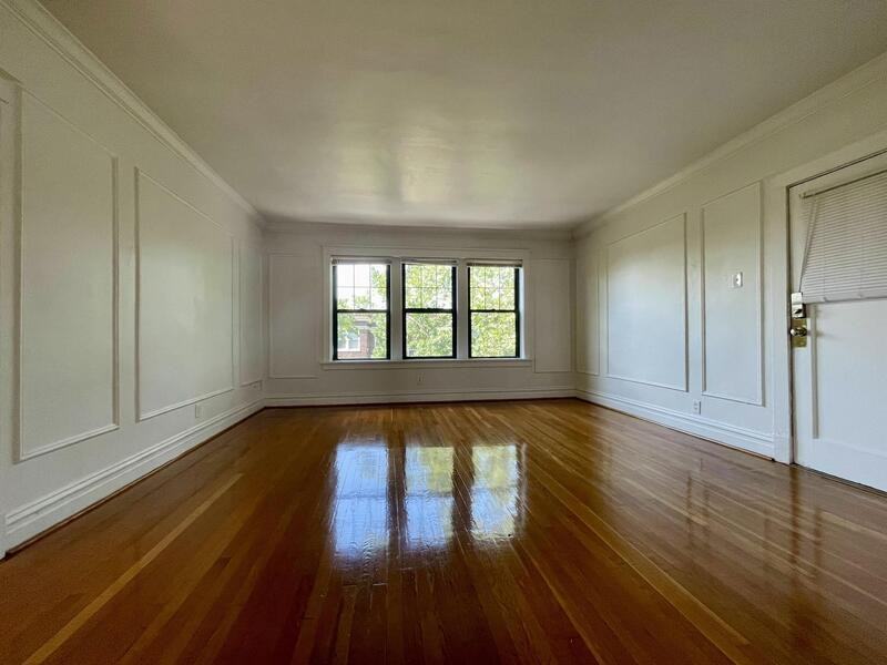 6332 N Rosebury Ave Apt 2e - Photo 2 of 21
