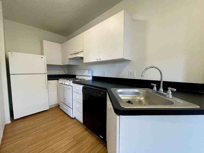 6332 N Rosebury Ave Apt 2e - Photo 6 of 21
