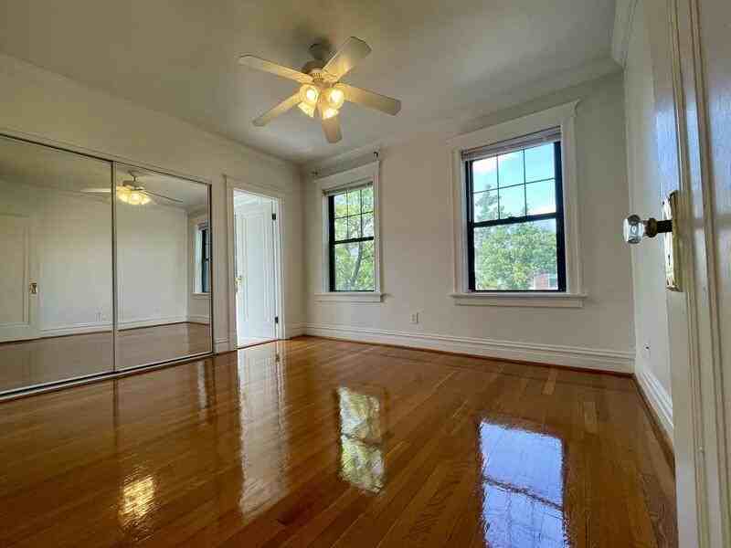 6332 N Rosebury Ave Apt 2e - Photo 7 of 21
