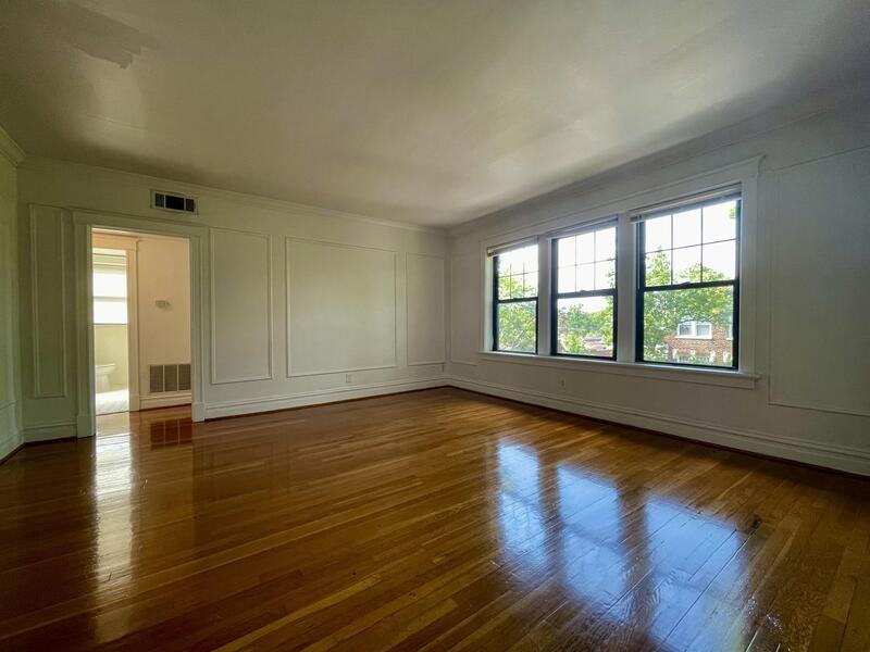 6332 N Rosebury Ave Apt 3e