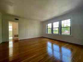 6332 N Rosebury Ave Apt 3e - Photo 1 of 1