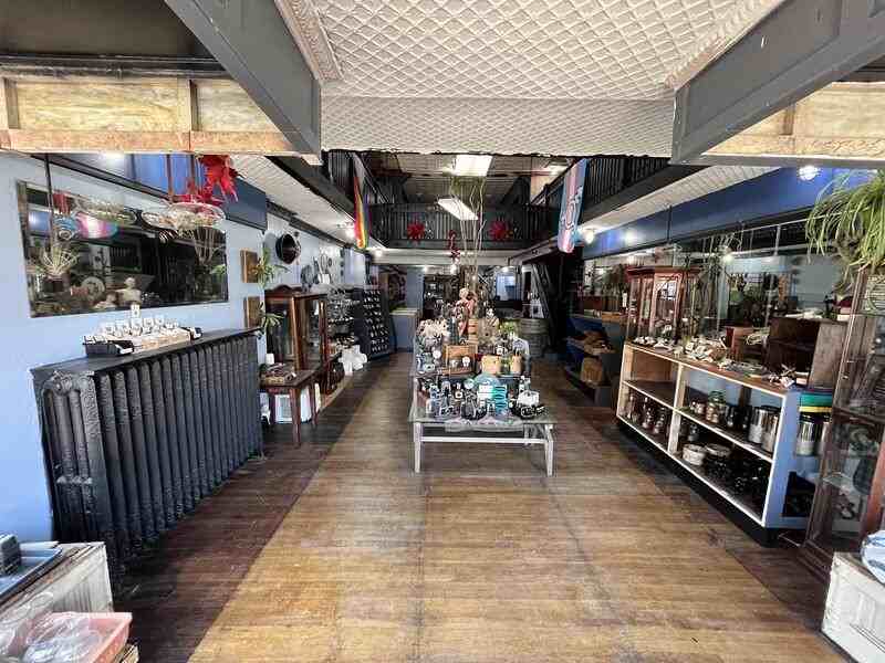 3411 California Ave - Photo 2 of 15