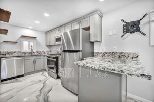 featured image of 952 Haskell St