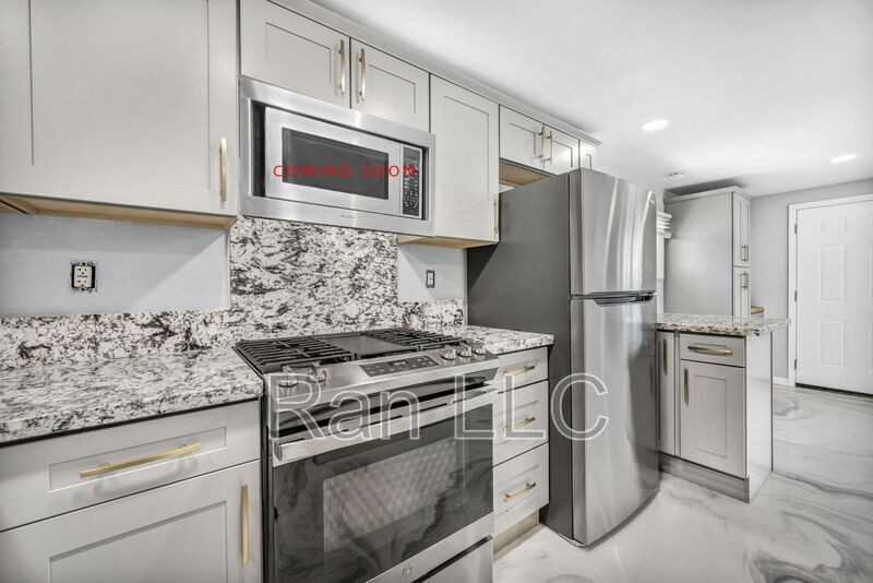 952 Haskell St - Photo 6 of 14