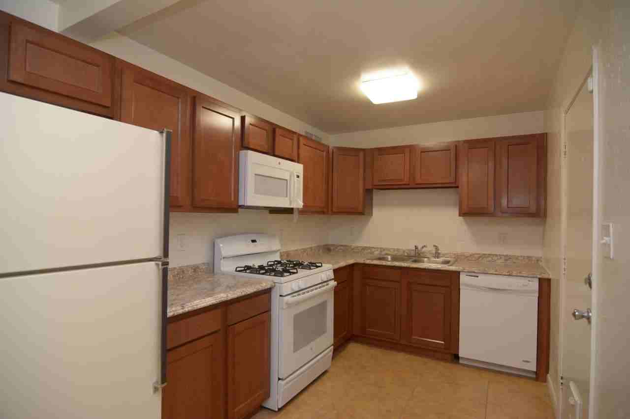 5610 East 36th Street - Photo 2 of 5