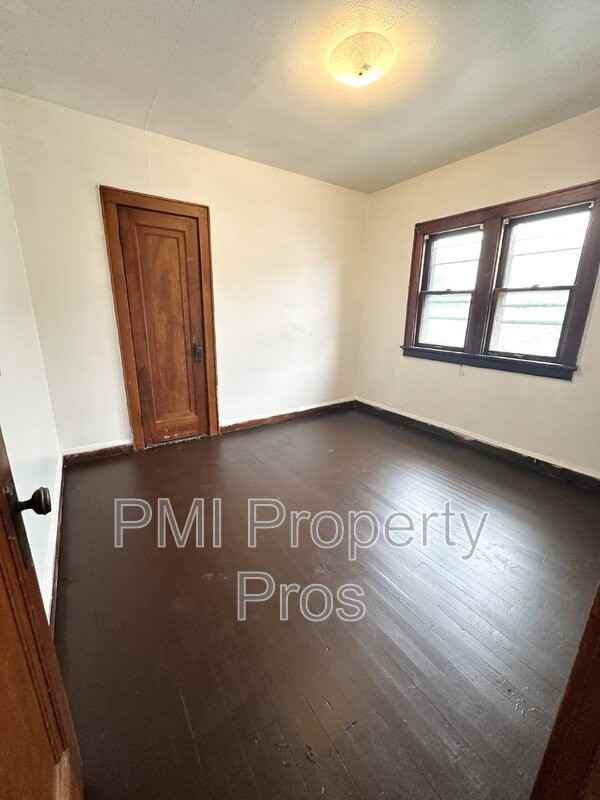 4415A N 29th St #A - Photo 3 of 5