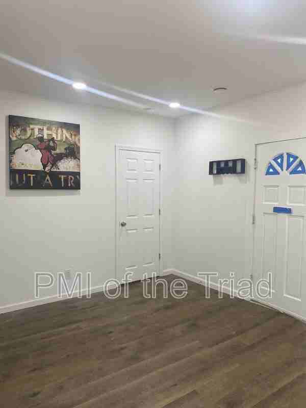 1318 Ridge Ave - Photo 2 of 13