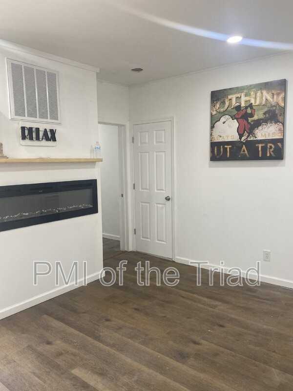 1318 Ridge Ave - Photo 3 of 13