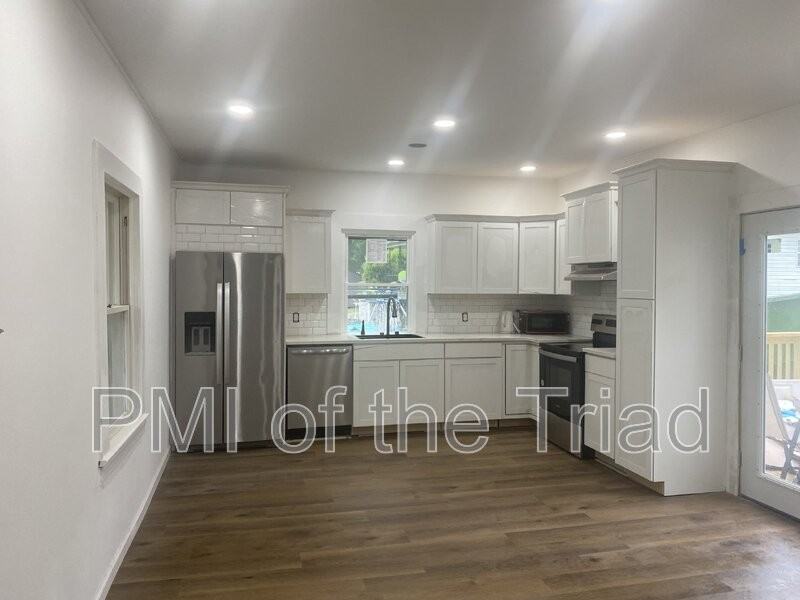 1318 Ridge Ave - Photo 4 of 13