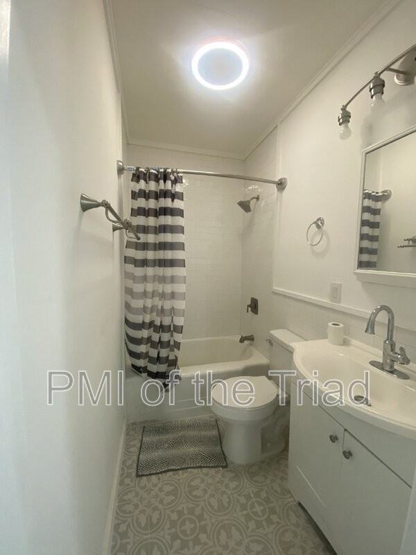 1318 Ridge Ave - Photo 5 of 13