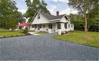 featured image of 121 N Alma St