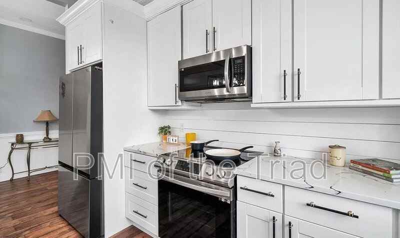 121 N Alma St - Photo 6 of 13