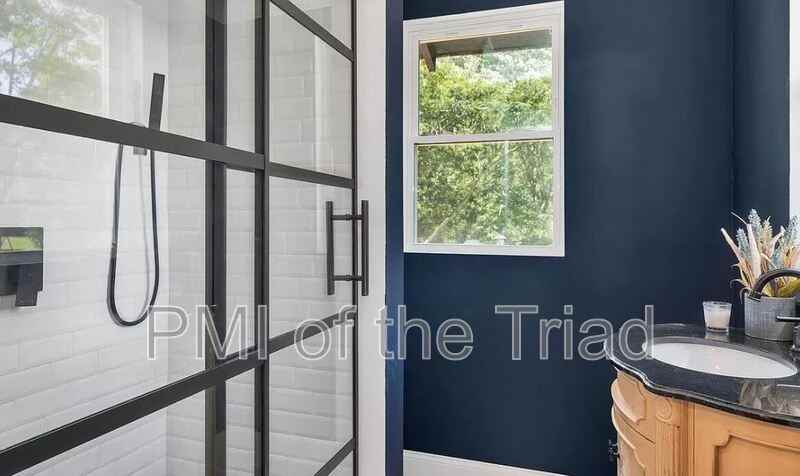 121 N Alma St - Photo 7 of 13